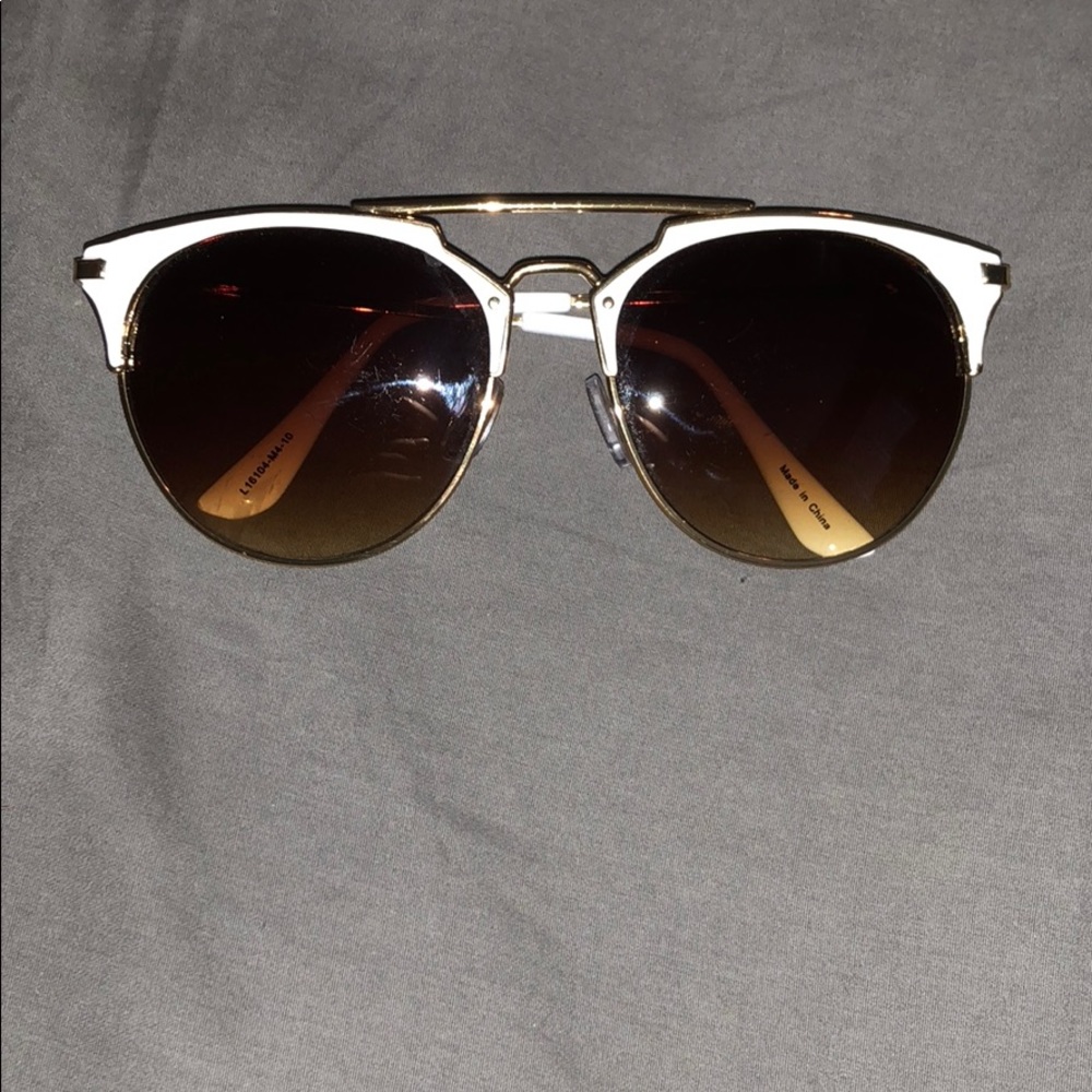 cute sunglasses!!